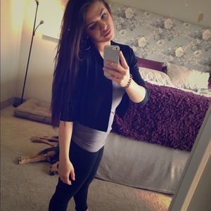 Cute black cropped cardigan!